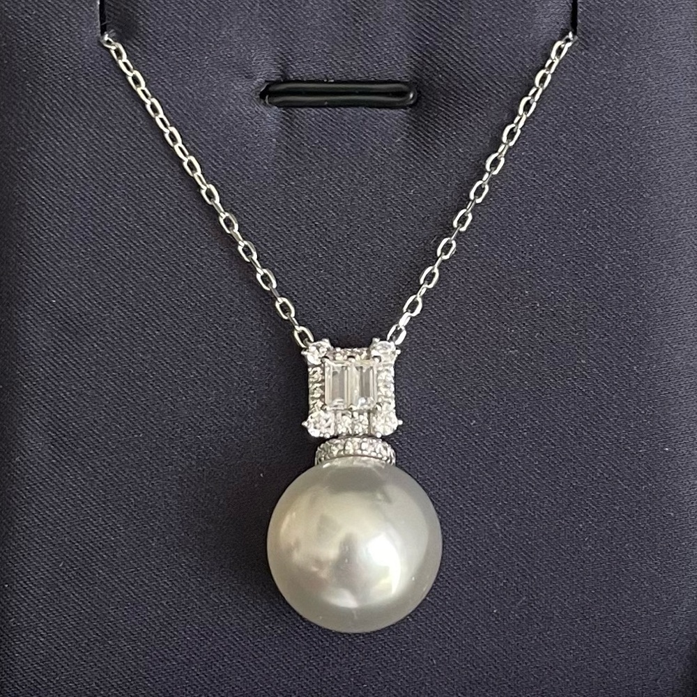 New Never Worn 🎁✨.. GAONAS Sterling Silver Stationary Pearl Pendant Necklace